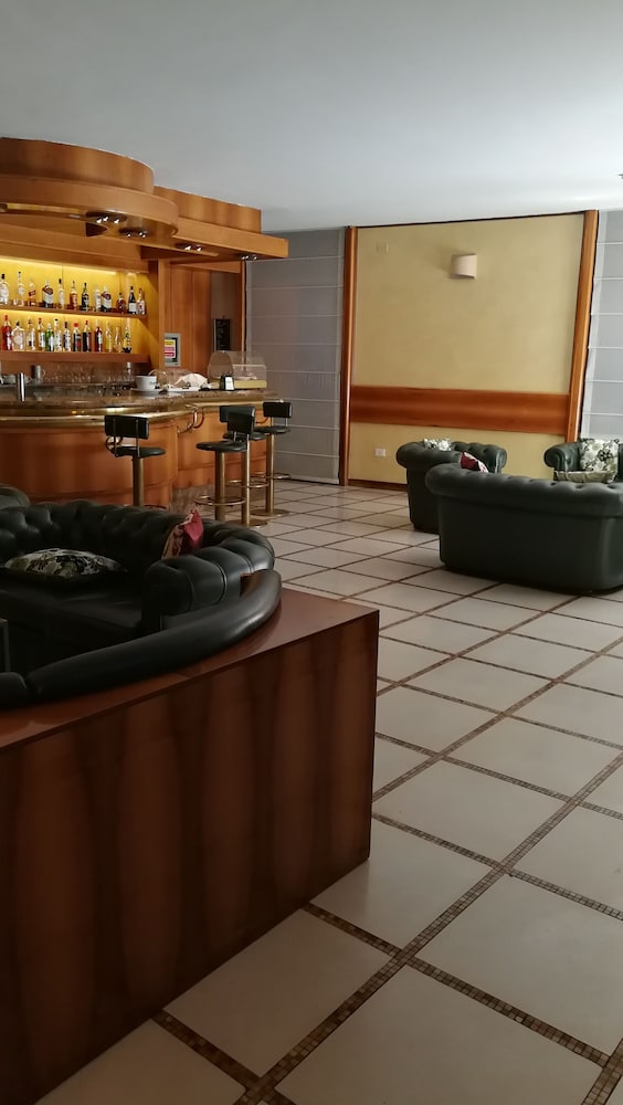 New Alexander Hotel 30/33