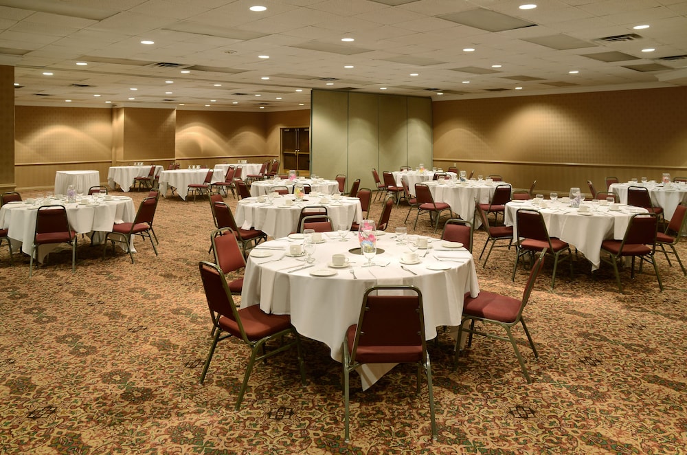 Four Points by Sheraton Point Edward Sarnia 50/62