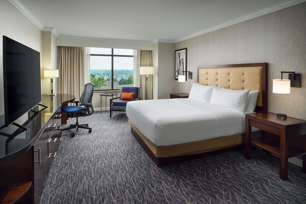 غرفة كلاسيكية بسرير كينج لذوي الإعاقة، Hilton Richmond Hotel & Spa/Short Pump 2/8