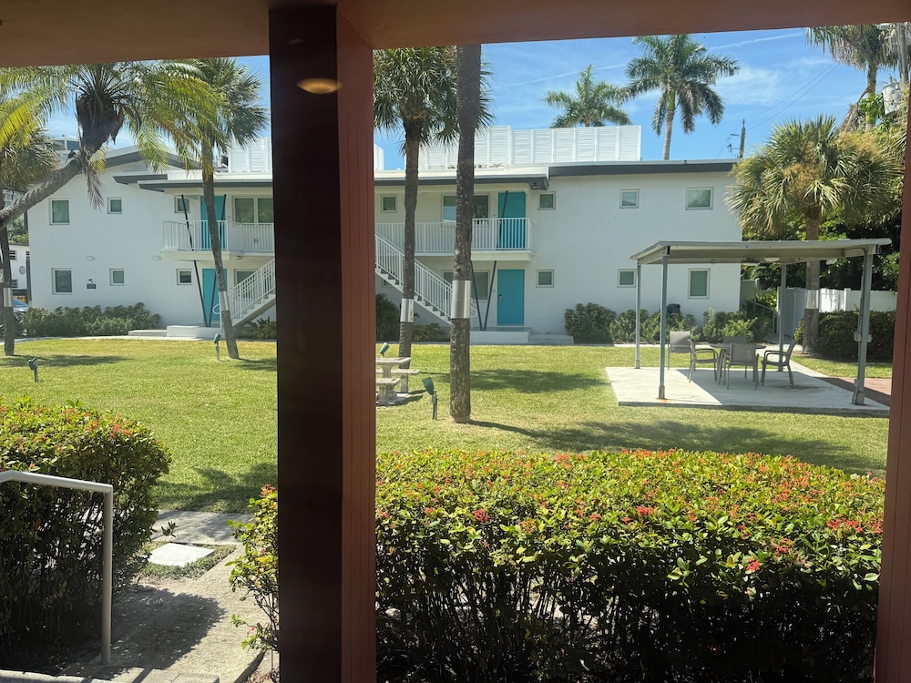 Rolo Beach Hotel 48/50