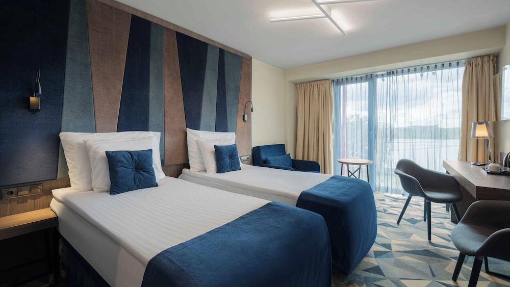 ROOM, RIVERSIDE