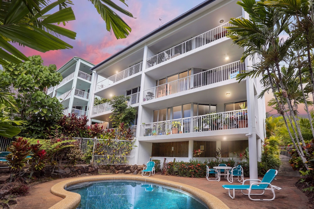 On the Beach Holiday Apartments 12/68