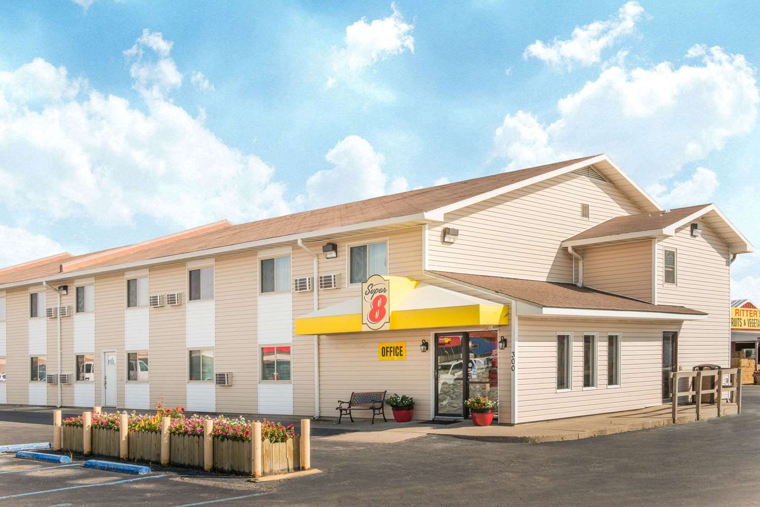Super 8 by Wyndham Moberly MO 2/11
