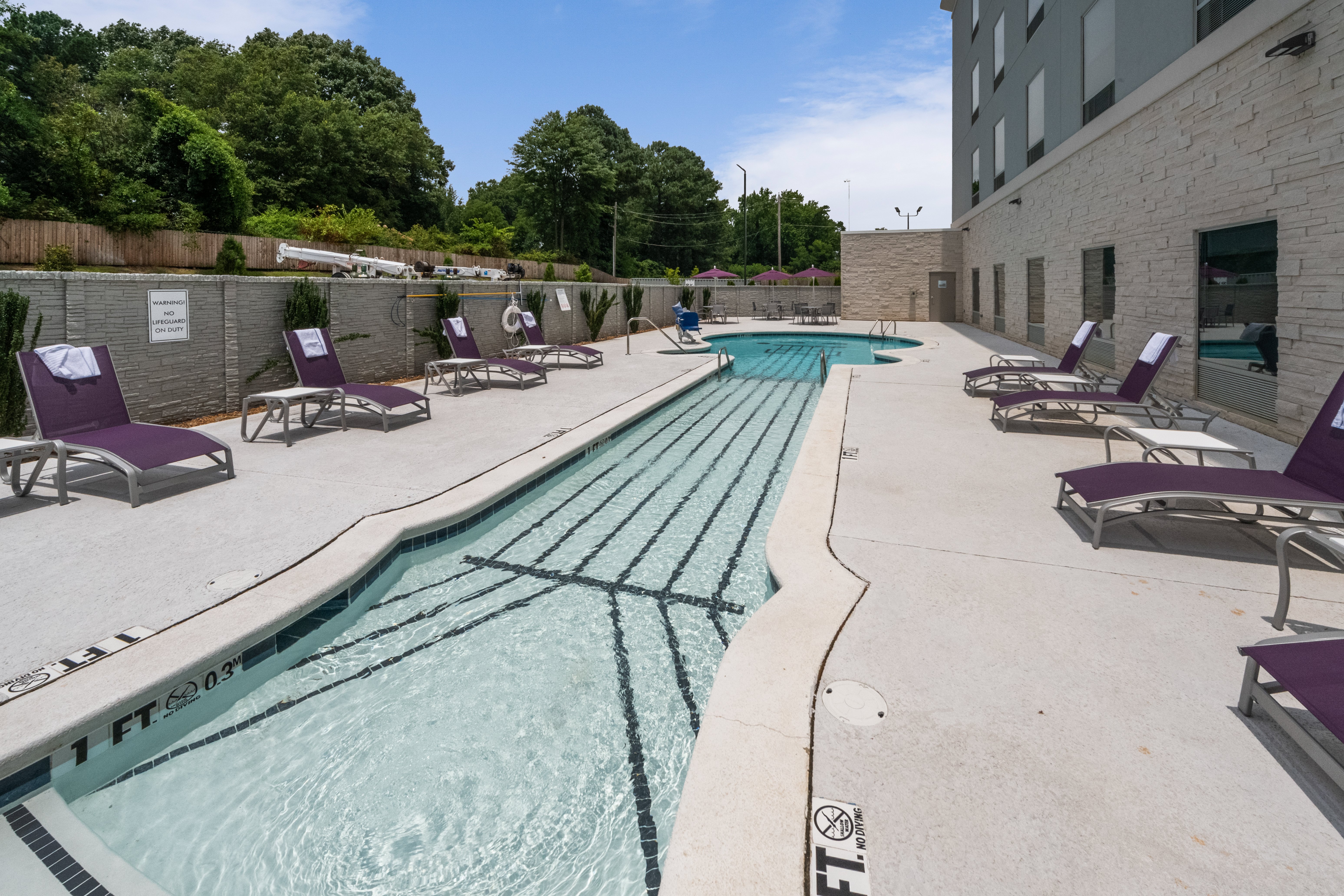 Holiday Inn Express & Suites Memphis Arpt Elvis Presley Blv 34/53
