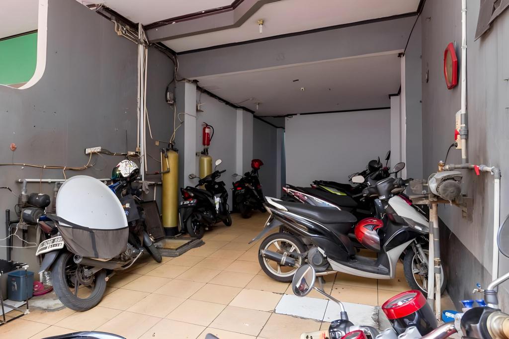 Reddoorz Near Gajah Mada Plaza 2 18/27