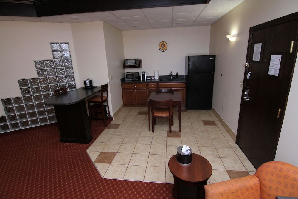 Best Western Plus Plattsburgh 36/47