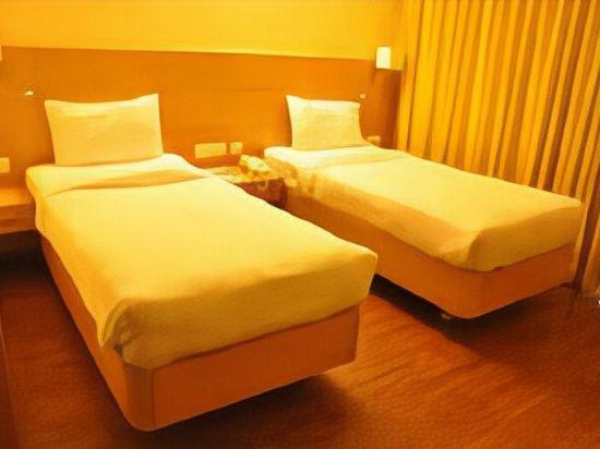 LA HOSPIN HOTEL 18/23