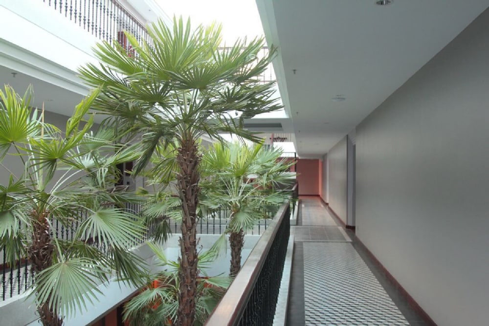 J7 Angkor Hotel 68/72