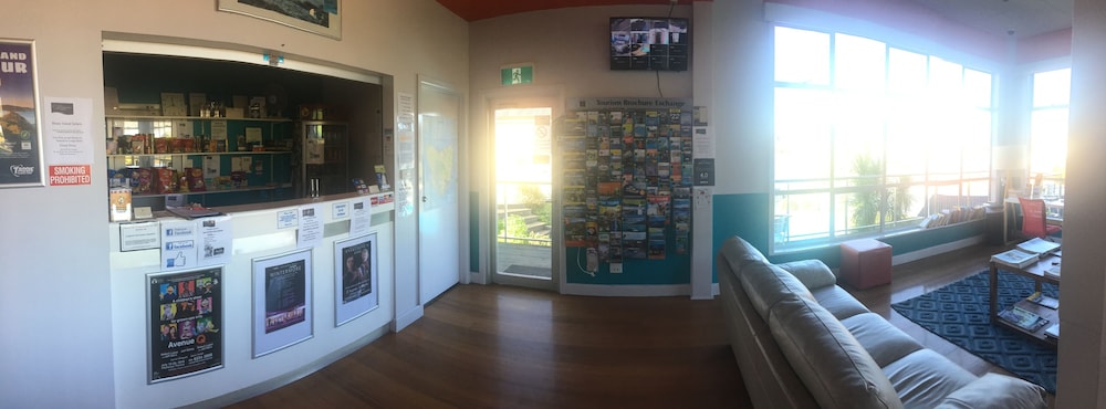 Waterfront Lodge Motel 52/70