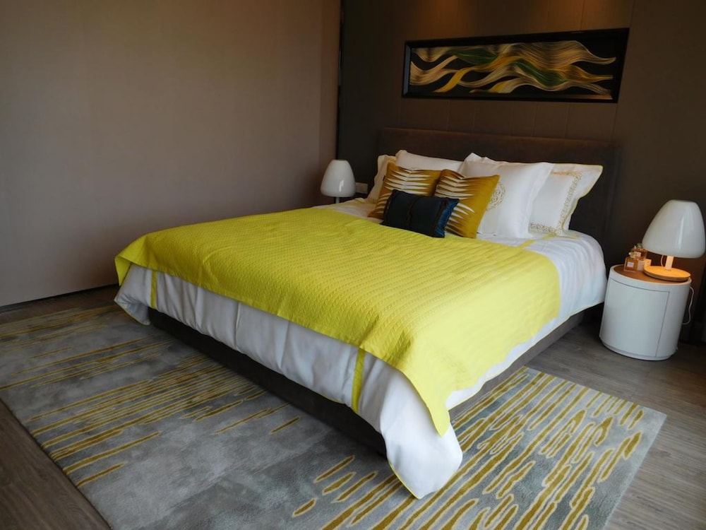 Dahengqin Superior Talent Residence 12/38
