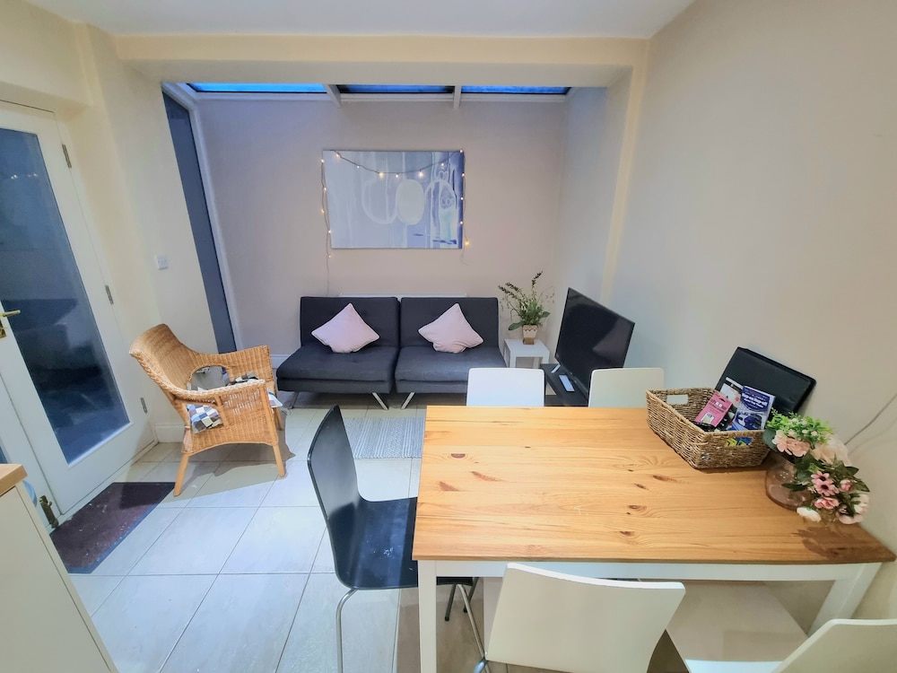 Urban Stay Oxford Gardens Apartments 37/50