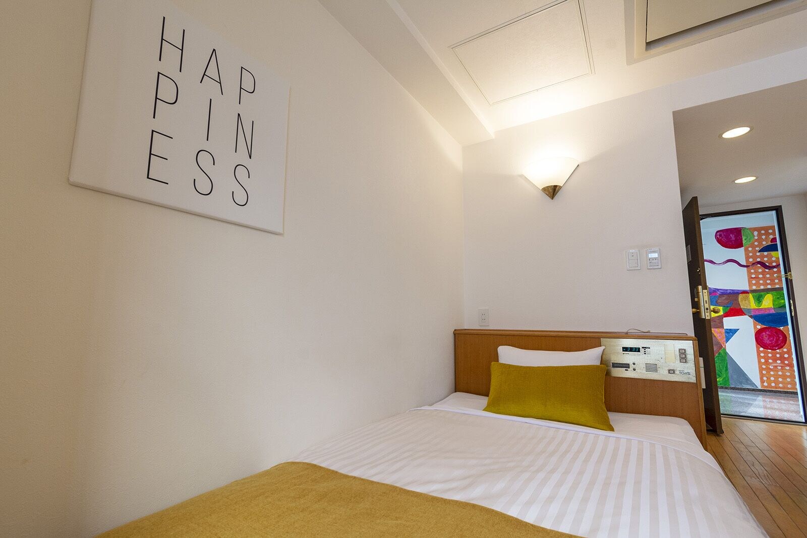SEMI ROOM, SEMI DOUBLE BED