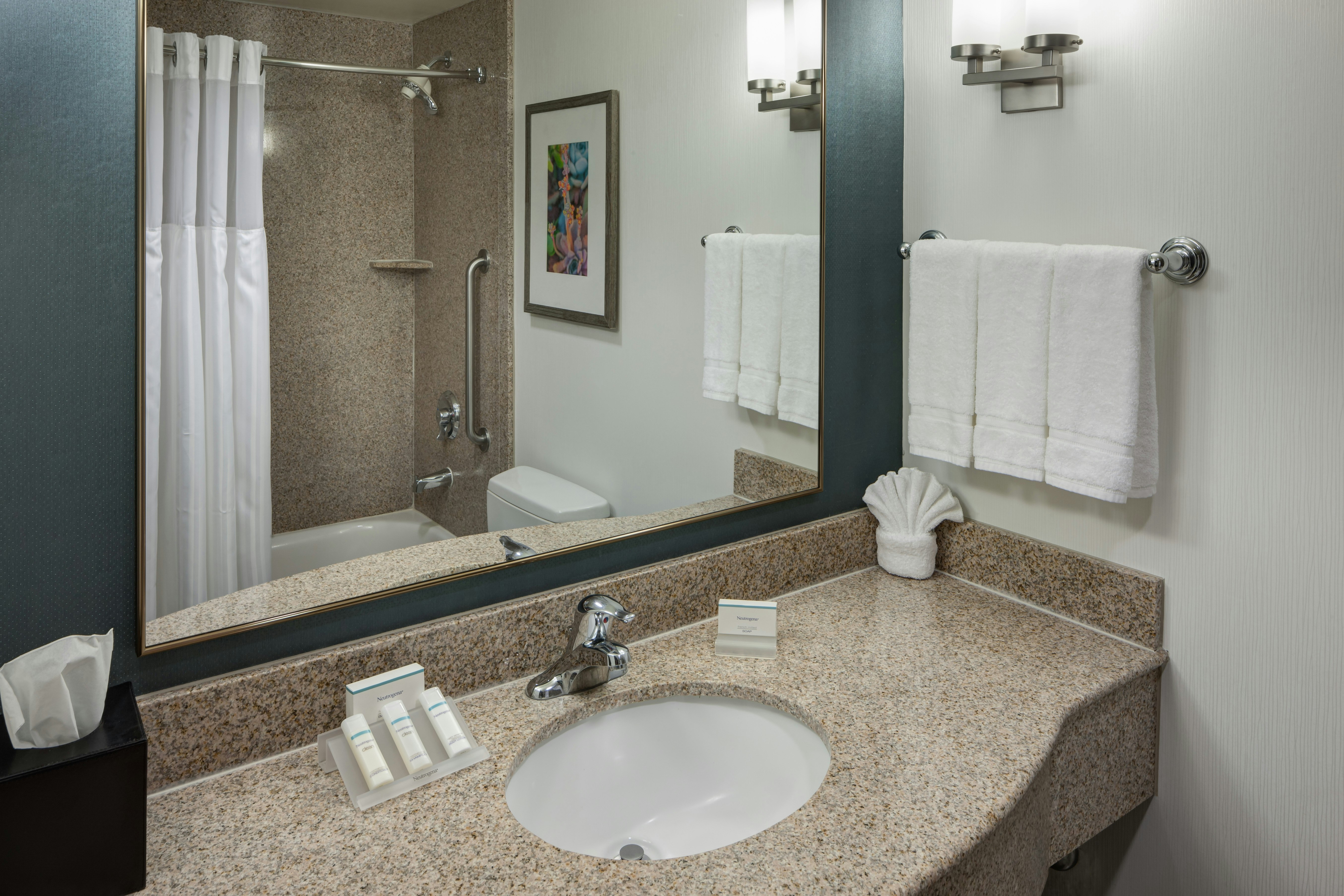 JUNIOR SUITE, KING BED