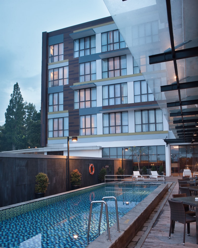 Laska Hotel Sukabumi 3/17