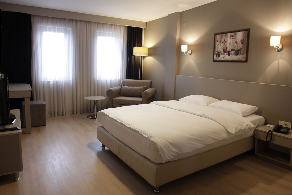 ZINOS HOTEL 8/37