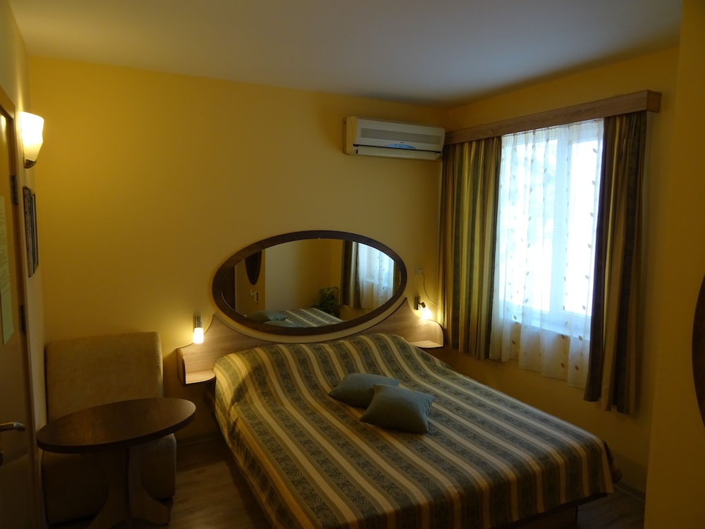 Hotel Color Varna Center 38/54