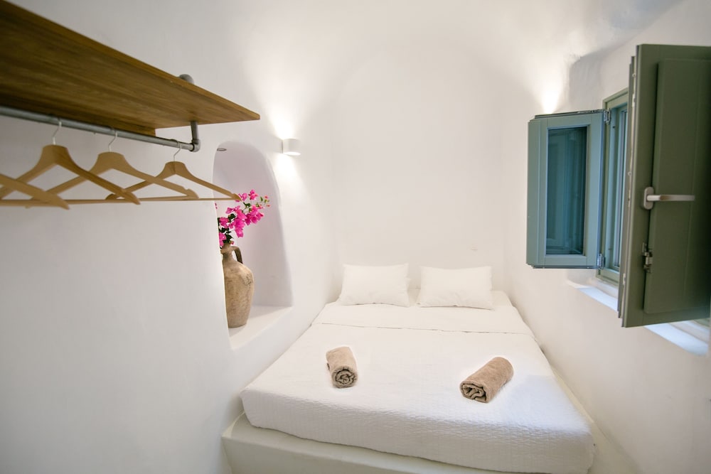 Morfi Cave House 3/22