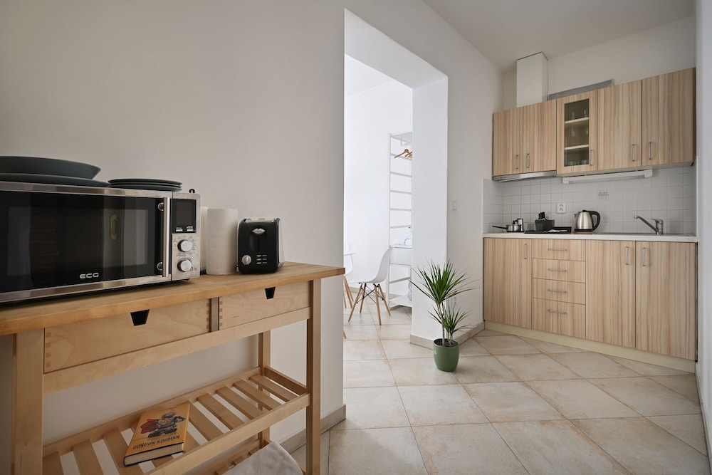 White Swan Boutique Apartments 10/58