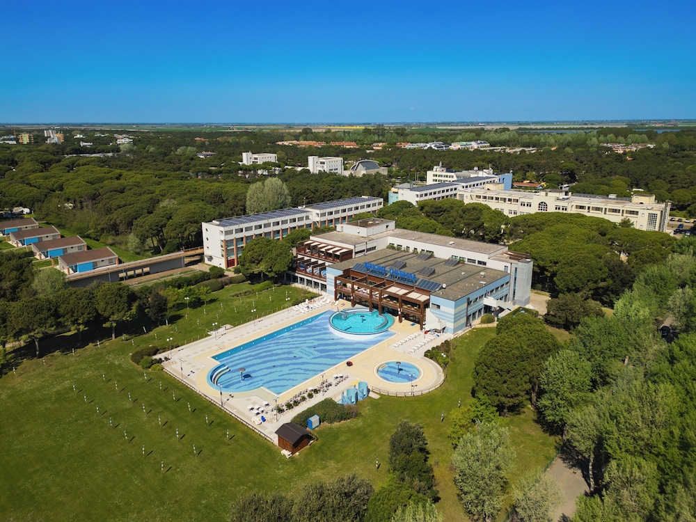 Savoy Beach Hotel & Thermal Spa 54/60