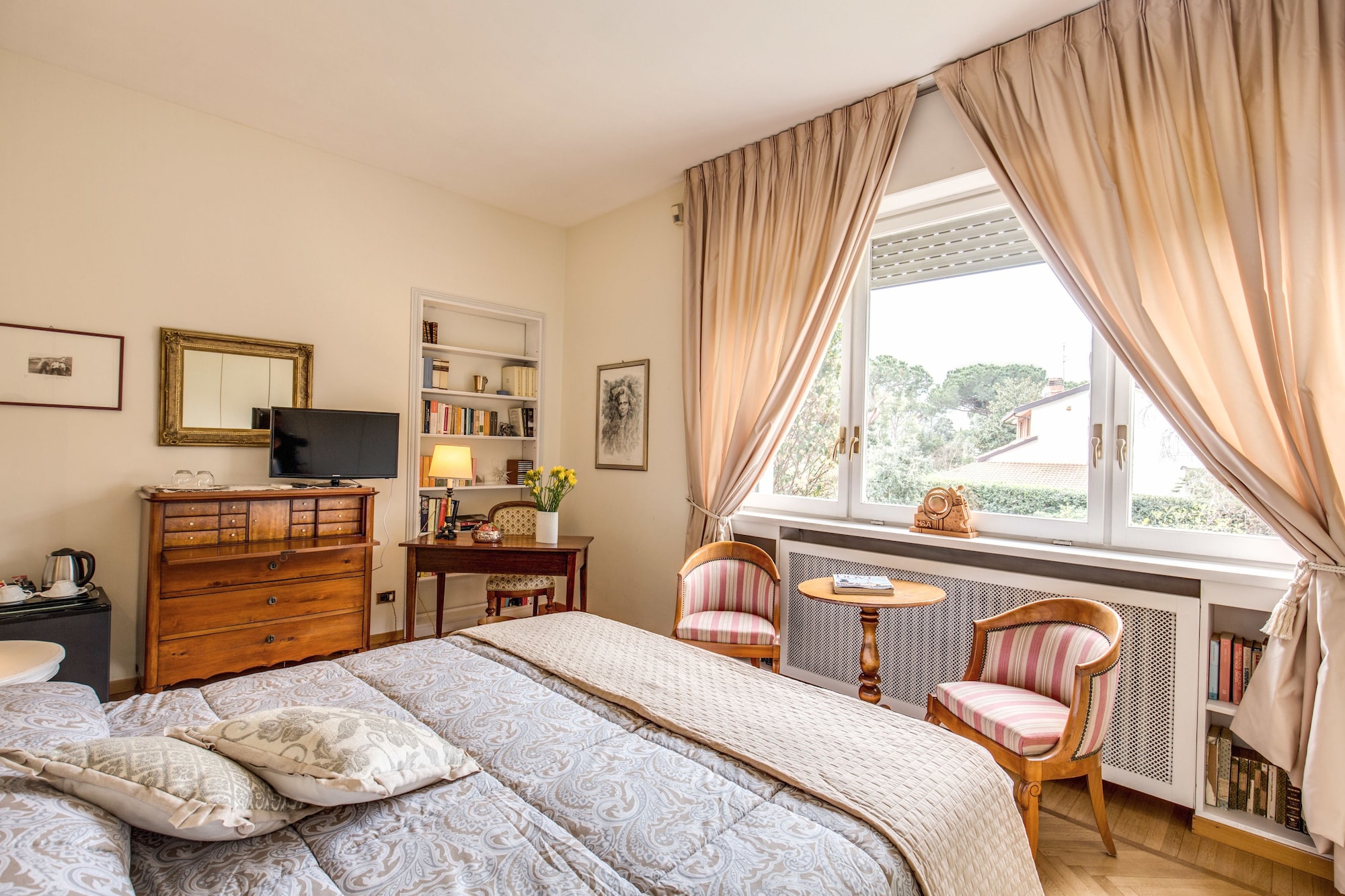 JUNIOR SUITE, PARK VIEW, PRIVATE BATHROOM