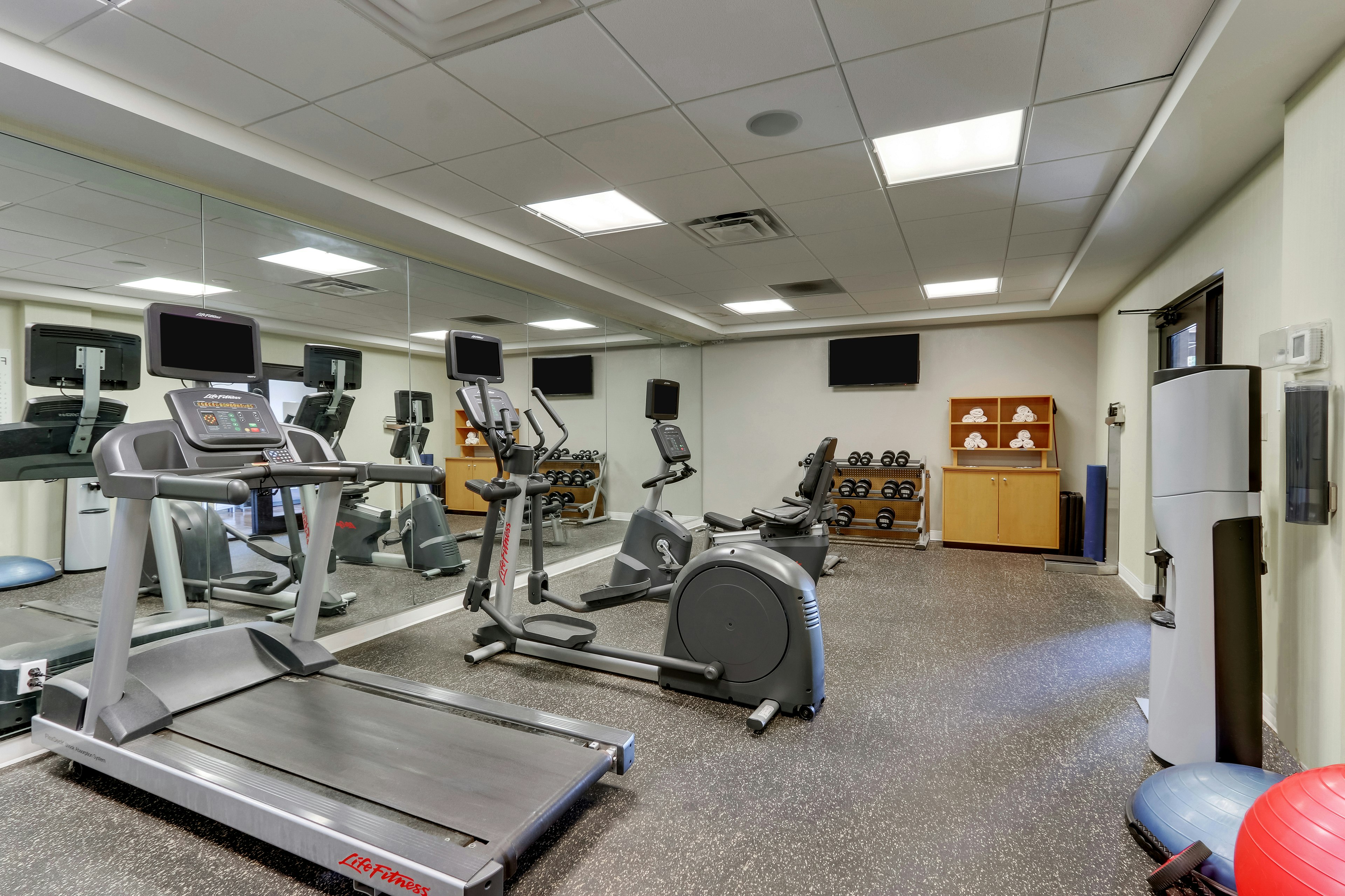 HOLIDAY INN FRANKLIN - COOL SPRINGS 29/64