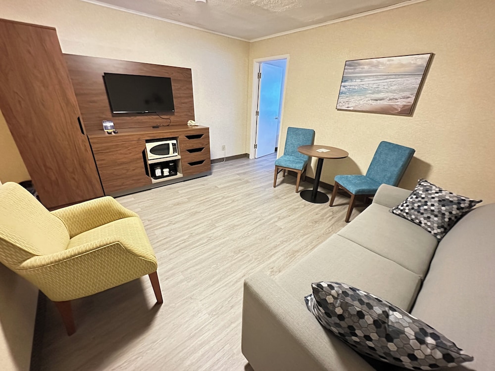 Travelodge by Wyndham Amherst 30/48