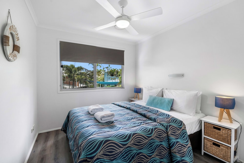 2 BEDROOMS, TOWN HOUSE