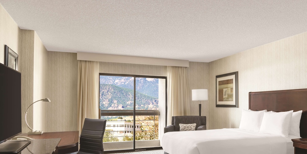 Doubletree Hotel Colorado Springs - World Arena Co 39/70
