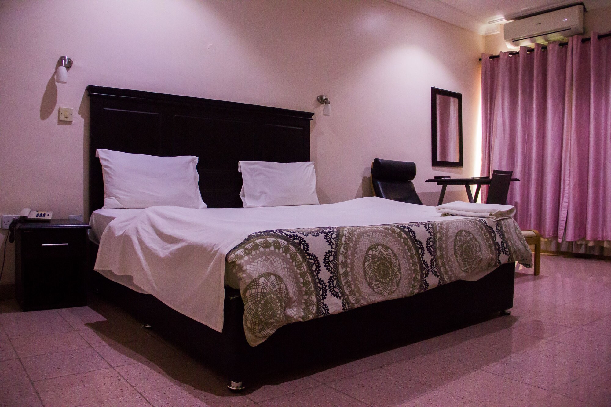 STANDARD, DOUBLE BED