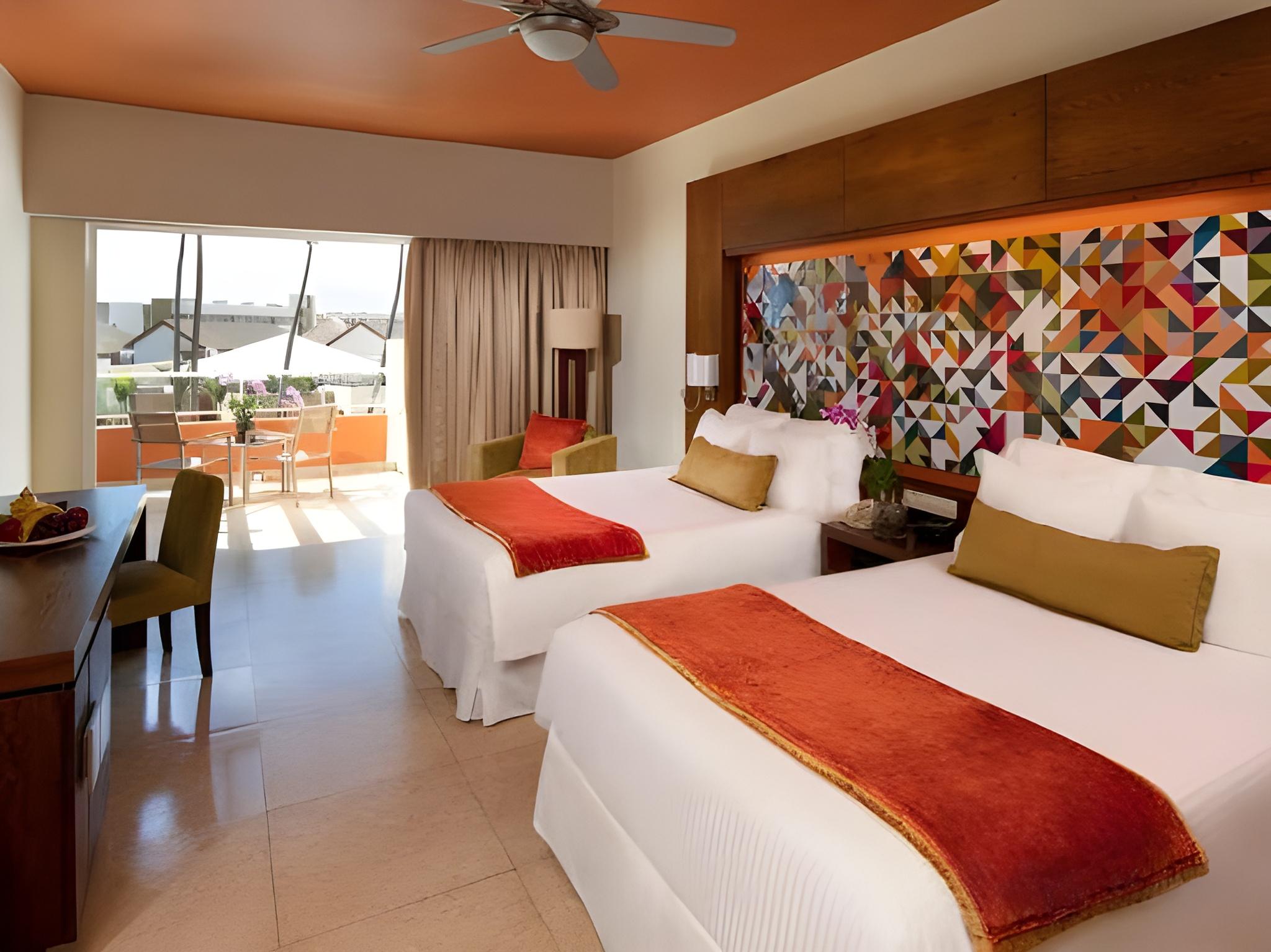 Allure, Junior Suite, Pool View