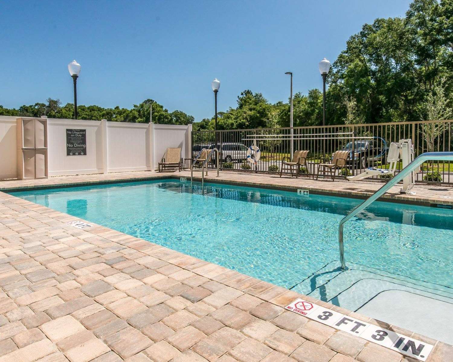 Comfort Suites Dunnellon near Rainbow Springs 23/40