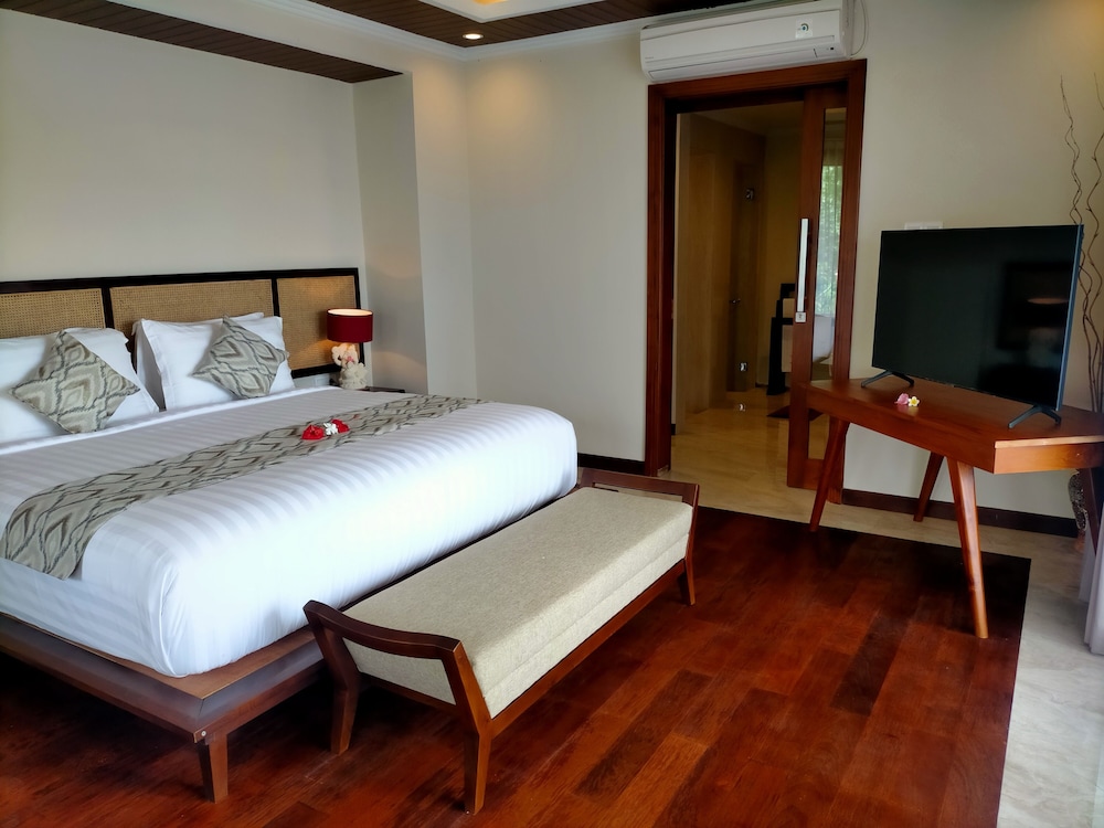 The Grand Villandra Resort 11/45