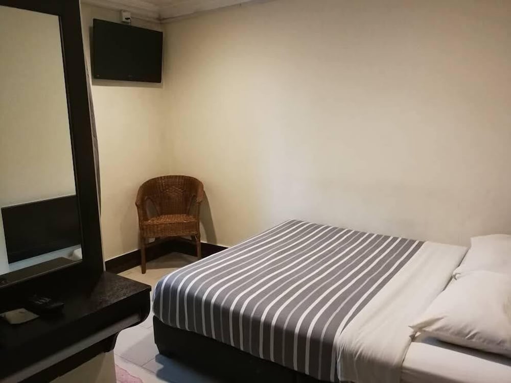 Hong Kong Hotel 22/70