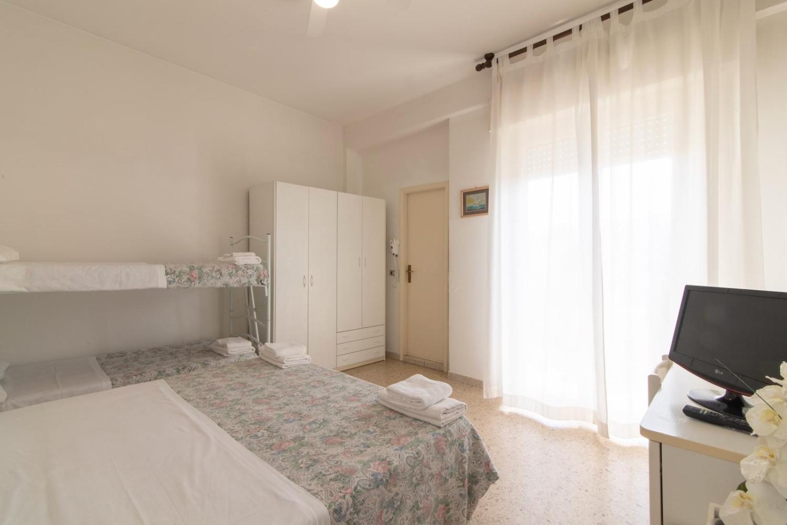 Hotel Mirò Cattolica 30/50