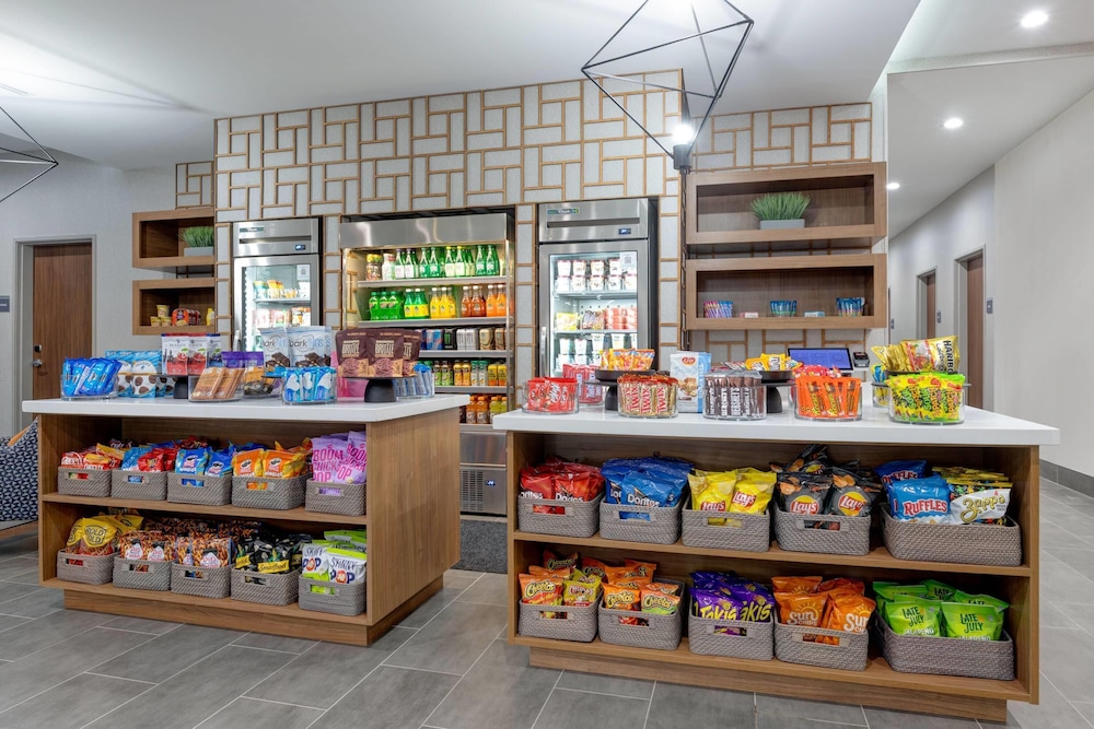 Hawthorn Extended Stay by Wyndham Eagle Pass 24/27