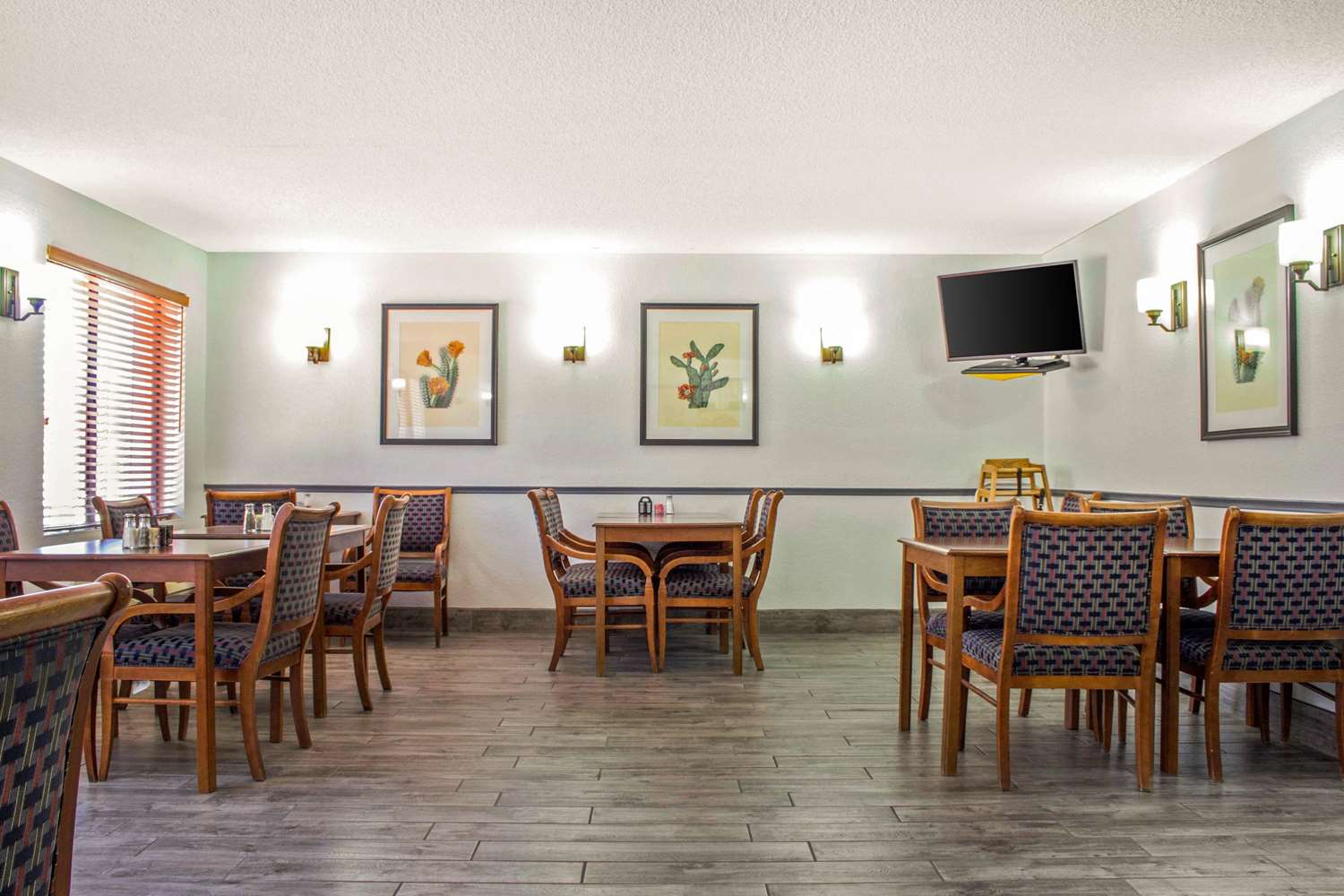 Quality Inn Benson I-10 Exit 304 39/49