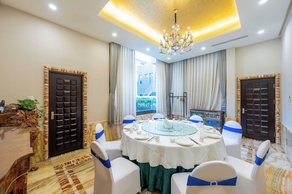 A C Art Museum Hotel Beijing 30/50