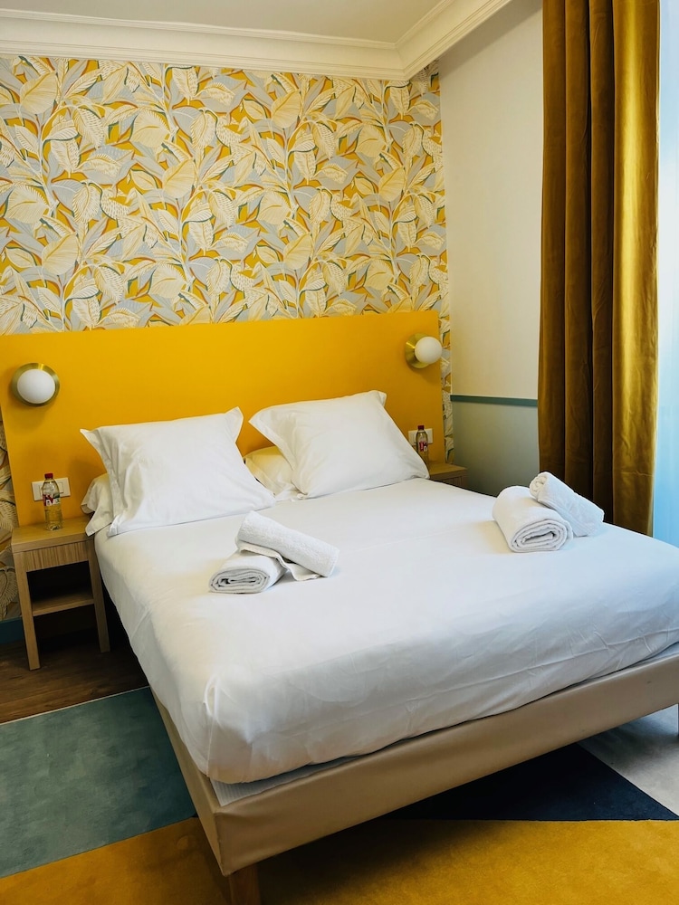 Hotel de Londres 18/50