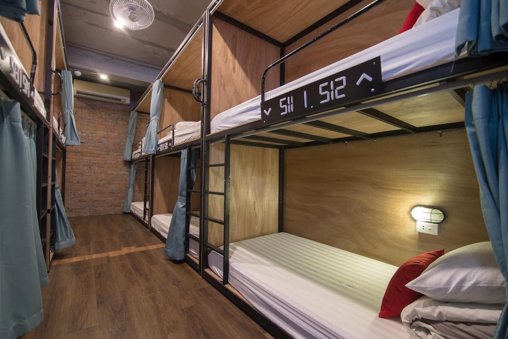 Soft Pillow Hostel - Adults Only 17/45