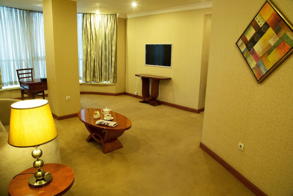 Jupiter International Hotel Cazanchise 48/66