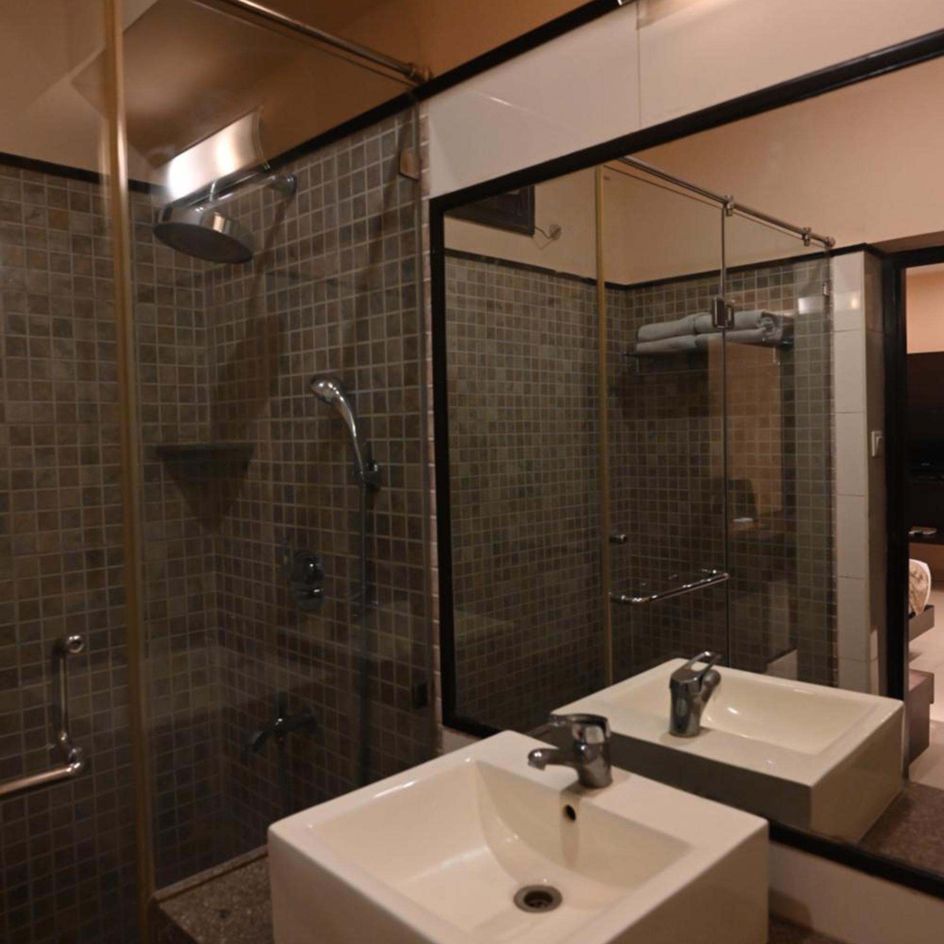 Little Chef Hotel 54/55
