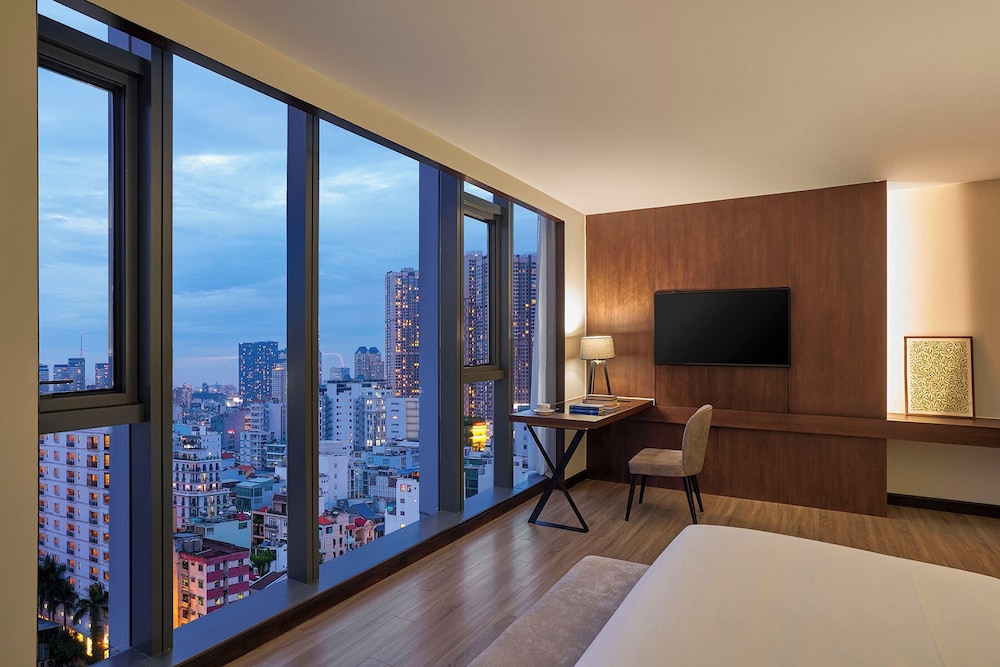 Signature By M Village Le Thanh Ton, a brand of Modern Village Lifestyle 50/59