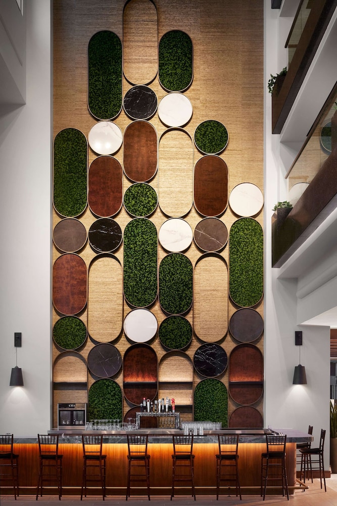 Hilton Atlanta Airport 8/70