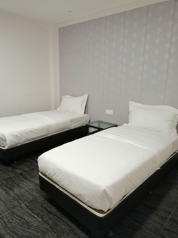 SUPERIOR, TWIN BEDS