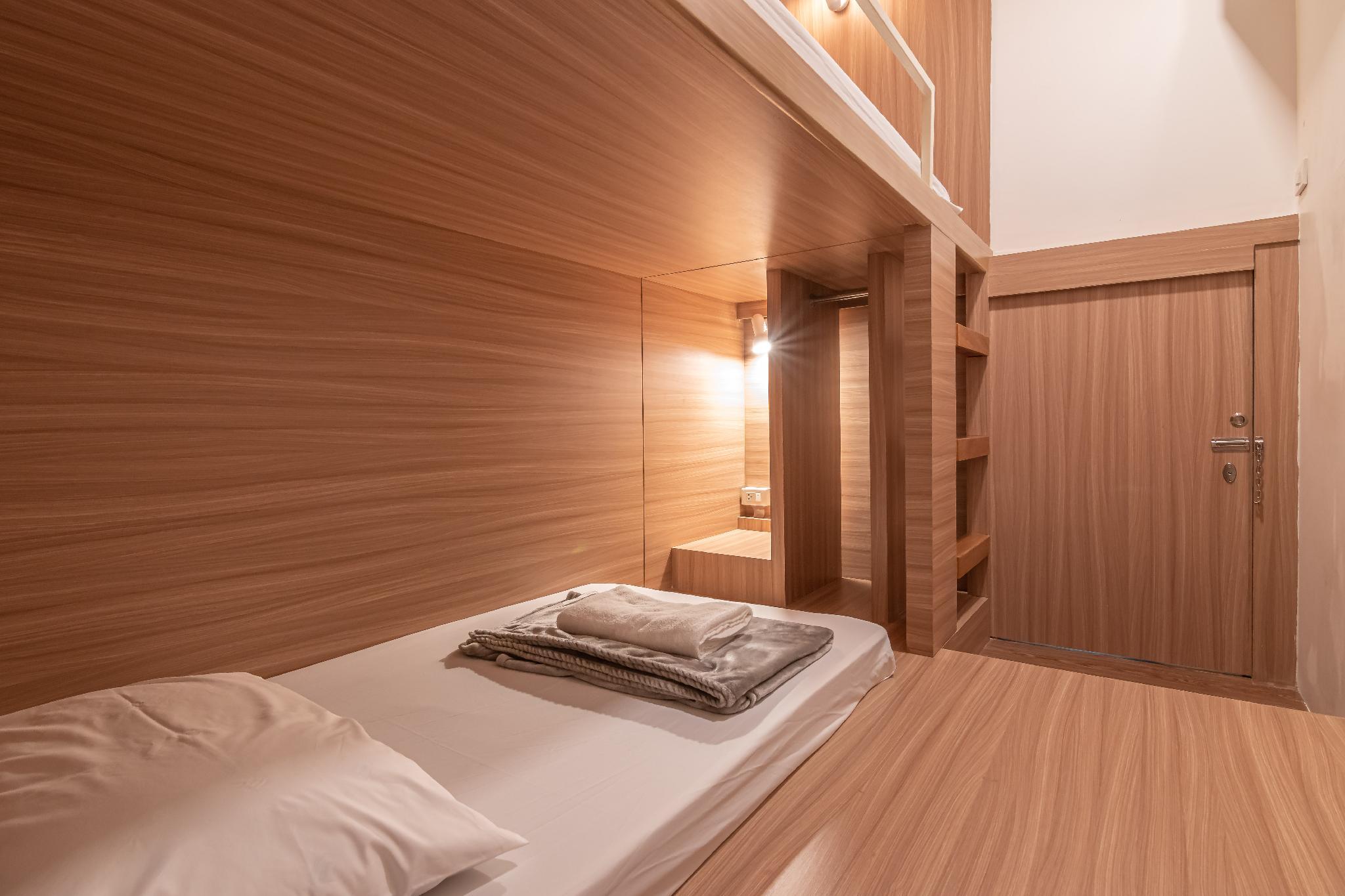PRIVATE, MIXED DORM