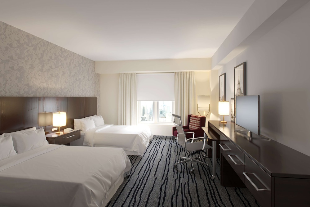 The Mosey Buffalo Williamsville Tapestry Collection Hilton 10/45
