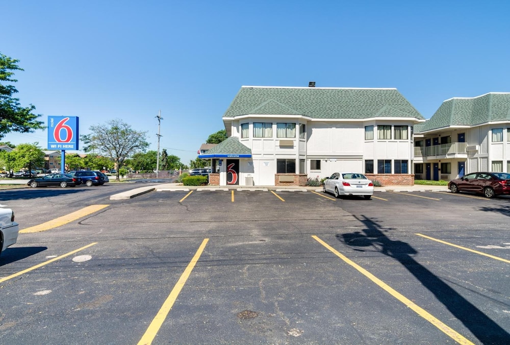Motel6 Schiller Park, IL - Chicago O'Hare 35/48