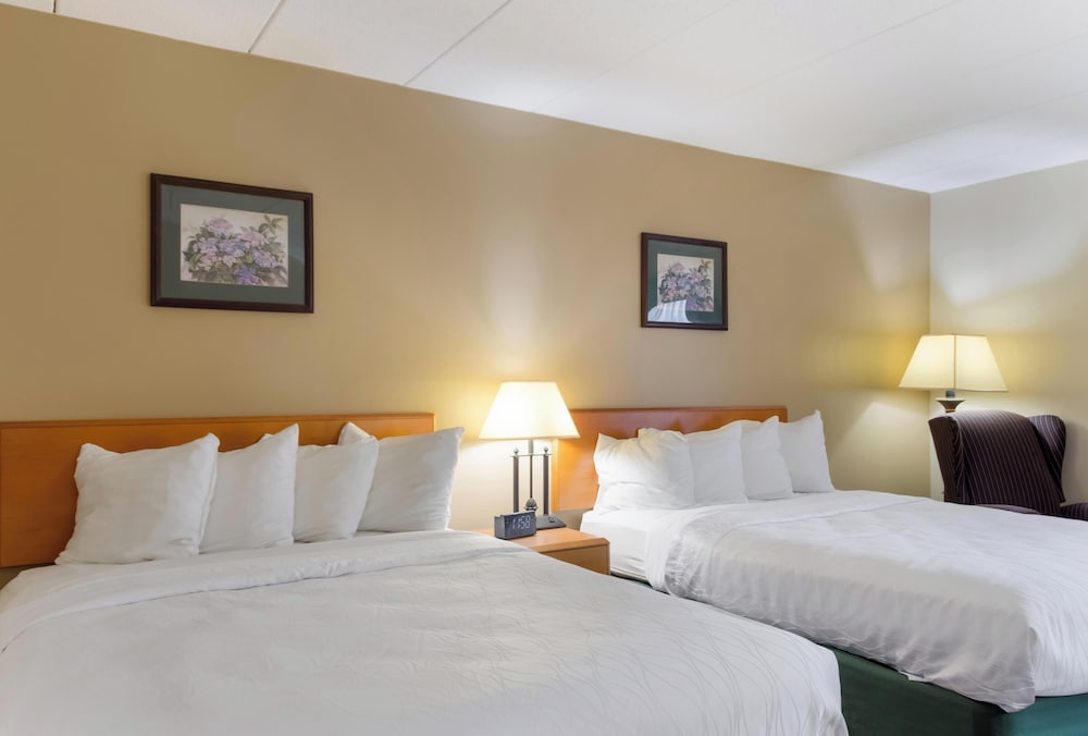 All Seasons Inn & Suites Smithfield Providence 3/36