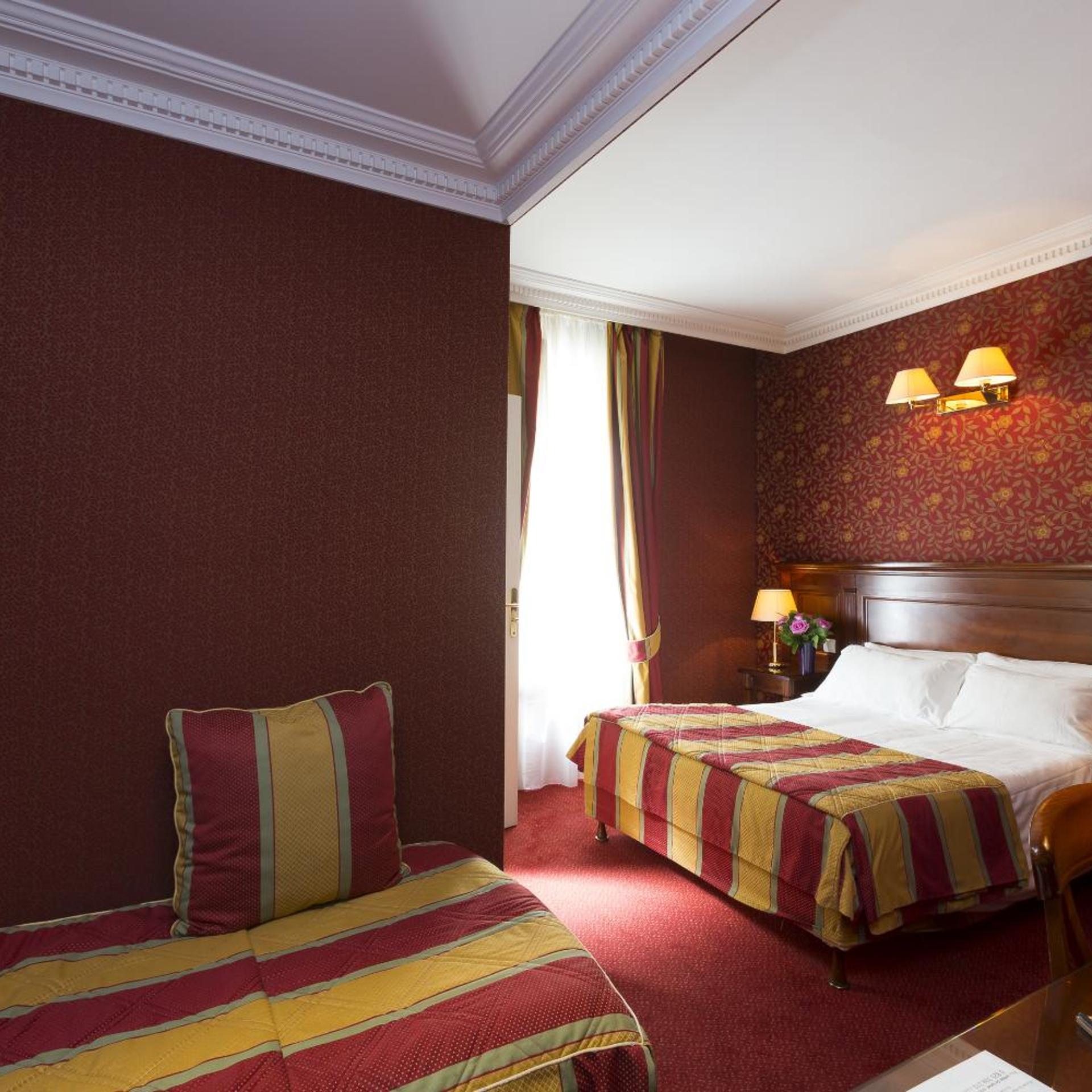 ROOM, TRIPLE