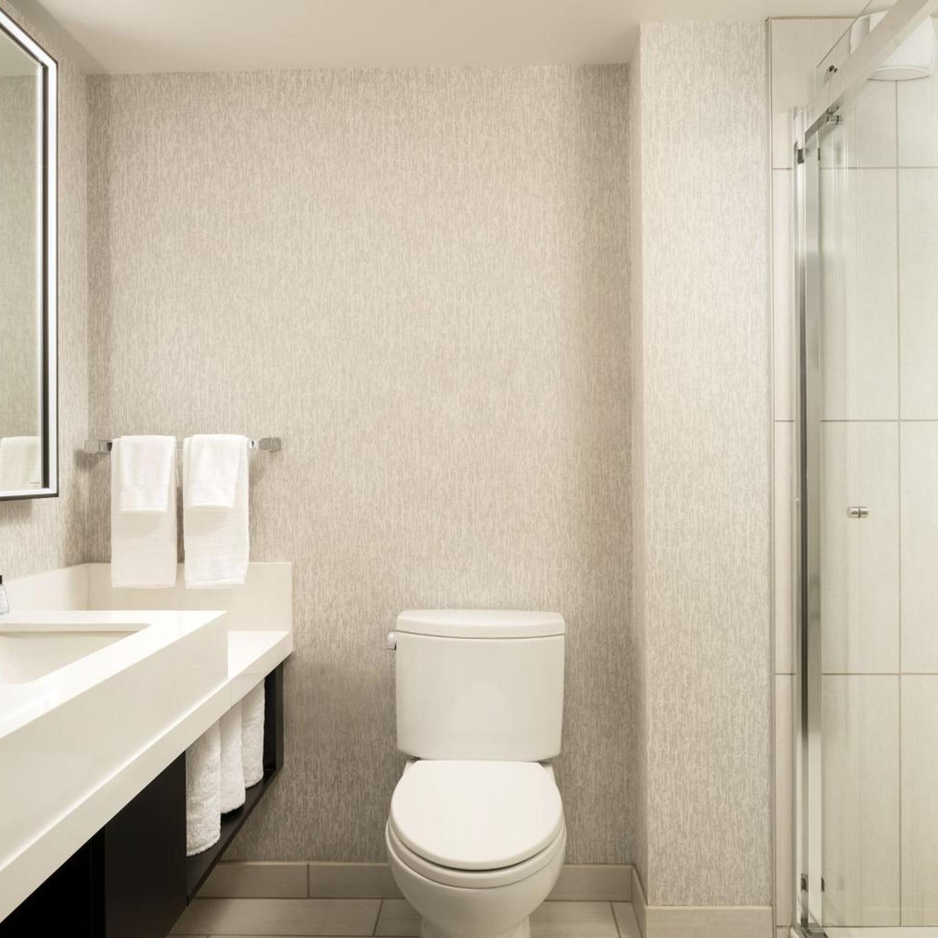 1 Bedroom, 2 Bay Suite, Hospitality, Suite, King Bed, Low Floor